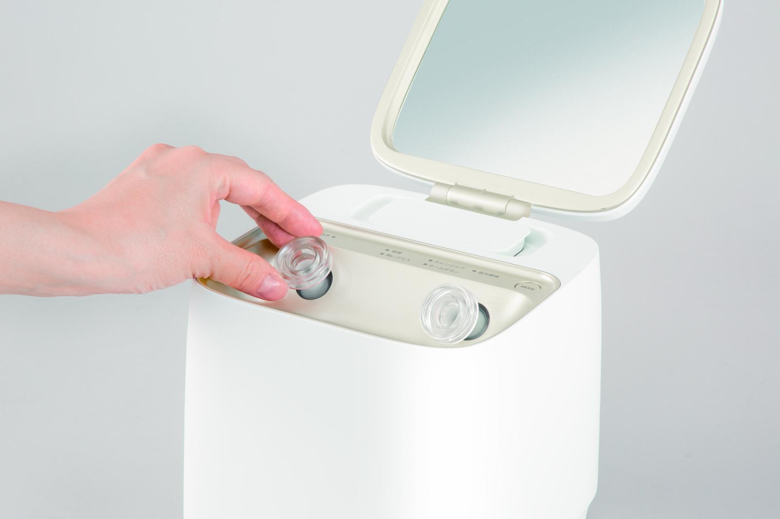 【TVCM放映中！】6分で潤いをサポートできる フェイススチーマー