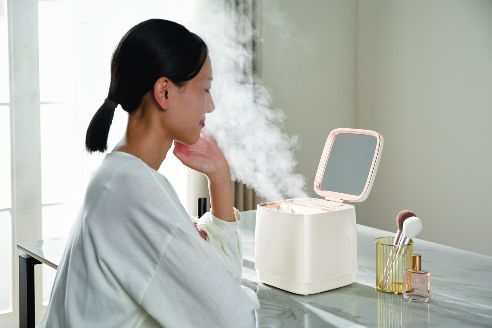 【TVCM放映中！】6分で潤いをサポートできる フェイススチーマー